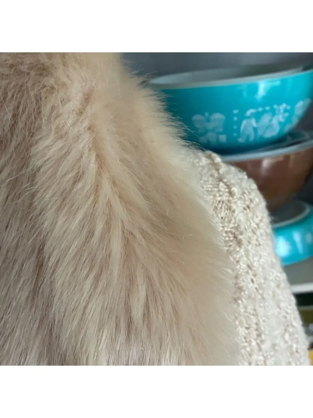 Guess Turning Heads in Hollywood Faux Fur Collar Sweater in Cream - Size Large